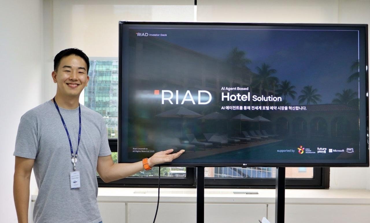 AI Negotiates for Optimal Hotel Quotes: Riad Corporation