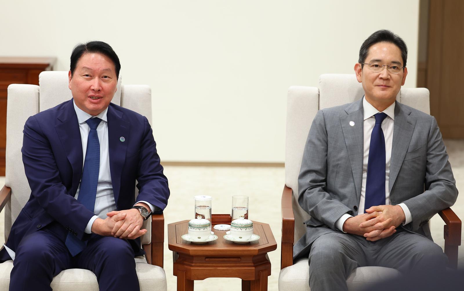 Samsung, SK Hynix Surge Amid AI Boom