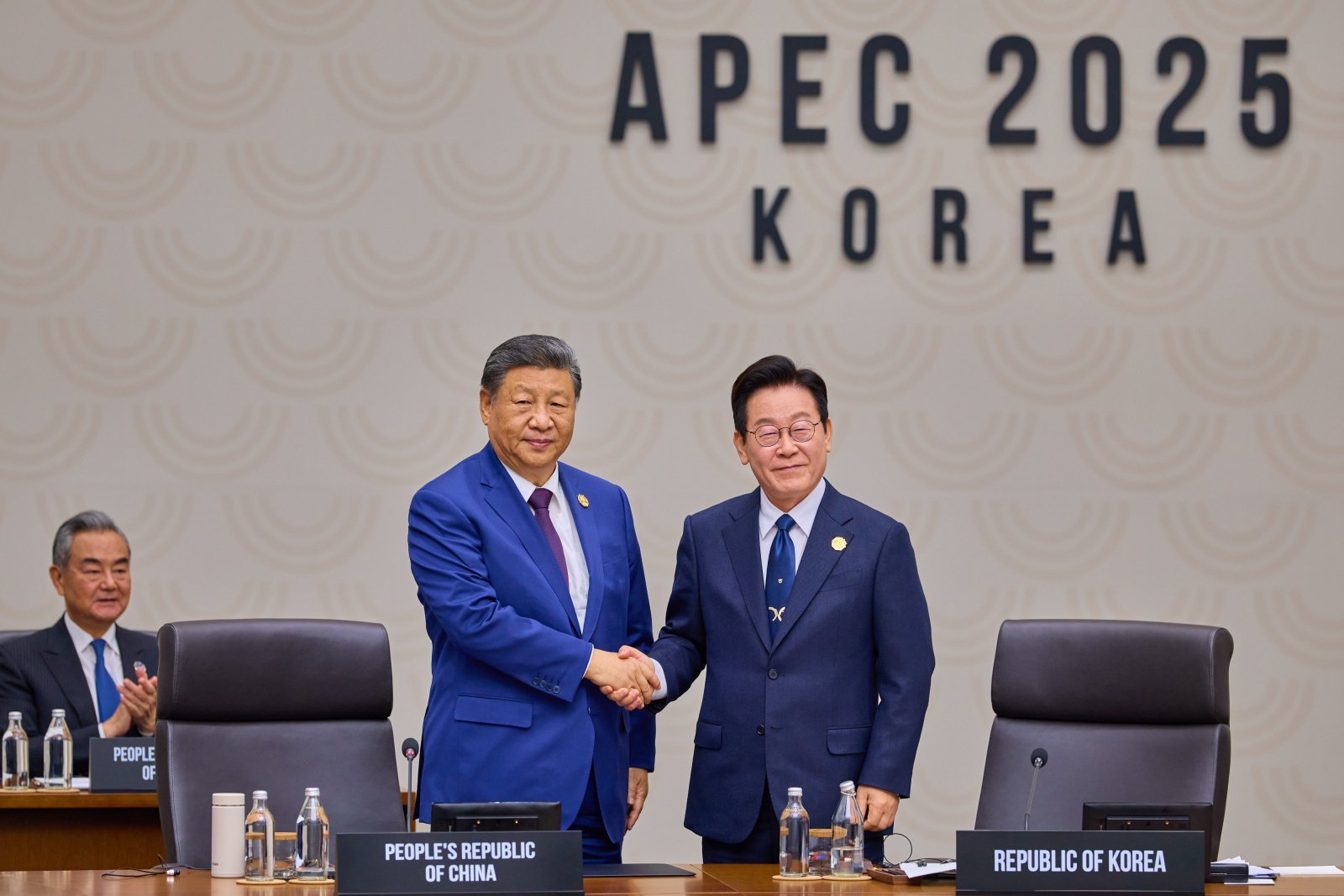 China: Korea Welcomes Xi with Top Honors, Bio-AI Cooperation