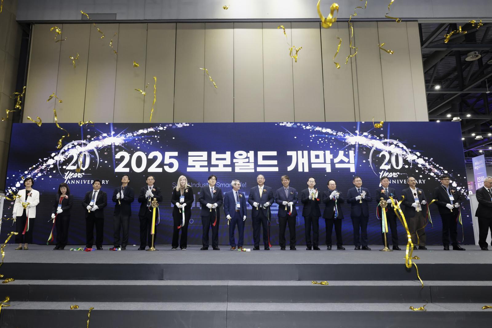 2025 RoboWorld Opens: Ushering in K-Robot Era