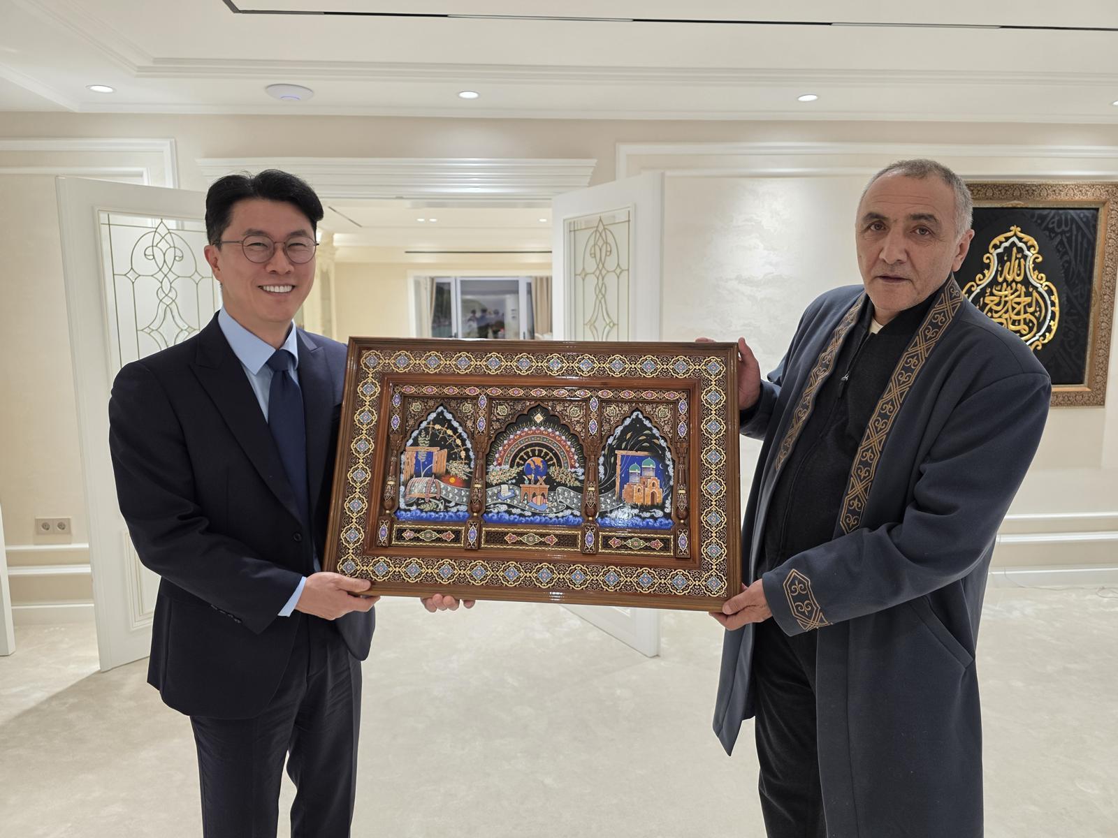 K-Medicine Impresses Uzbek Arthritis Patients