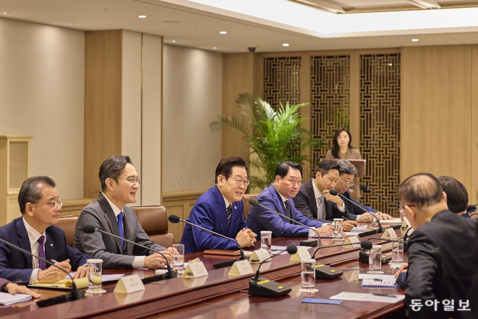 Samsung, Hyundai to Invest KRW 575 Trillion Domestically