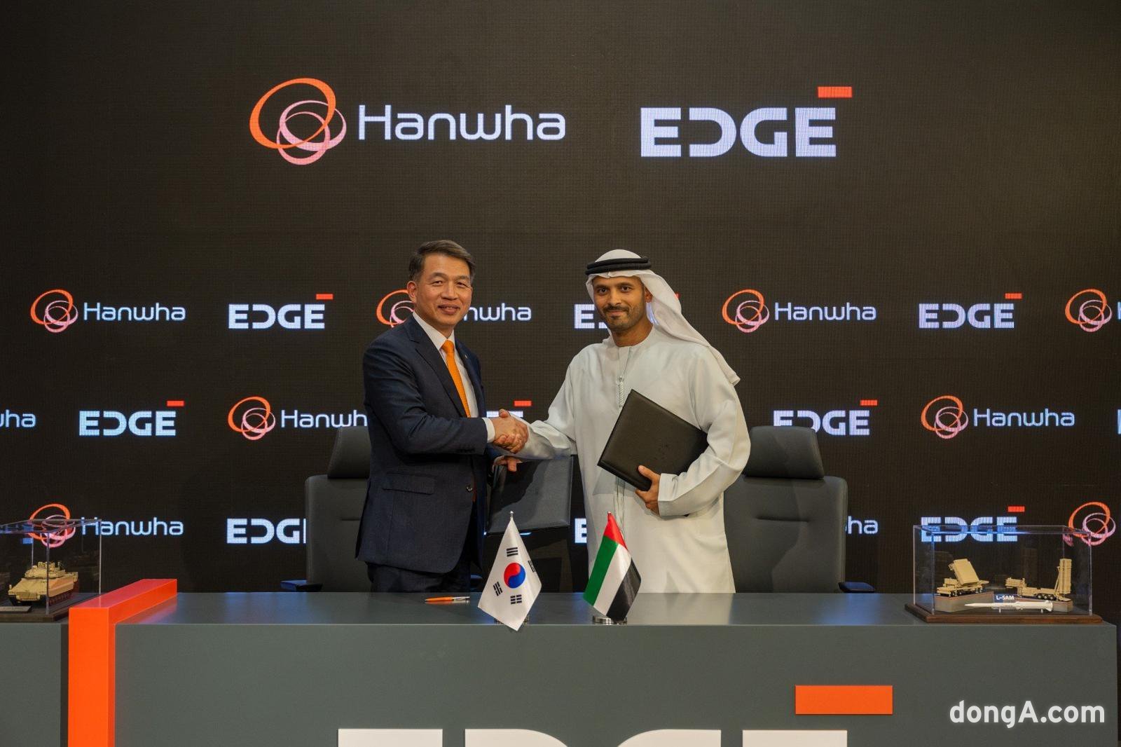 한화, UAE 국영기업과 방산 협력 강화… 군용 AI 플랫폼 공동 개발