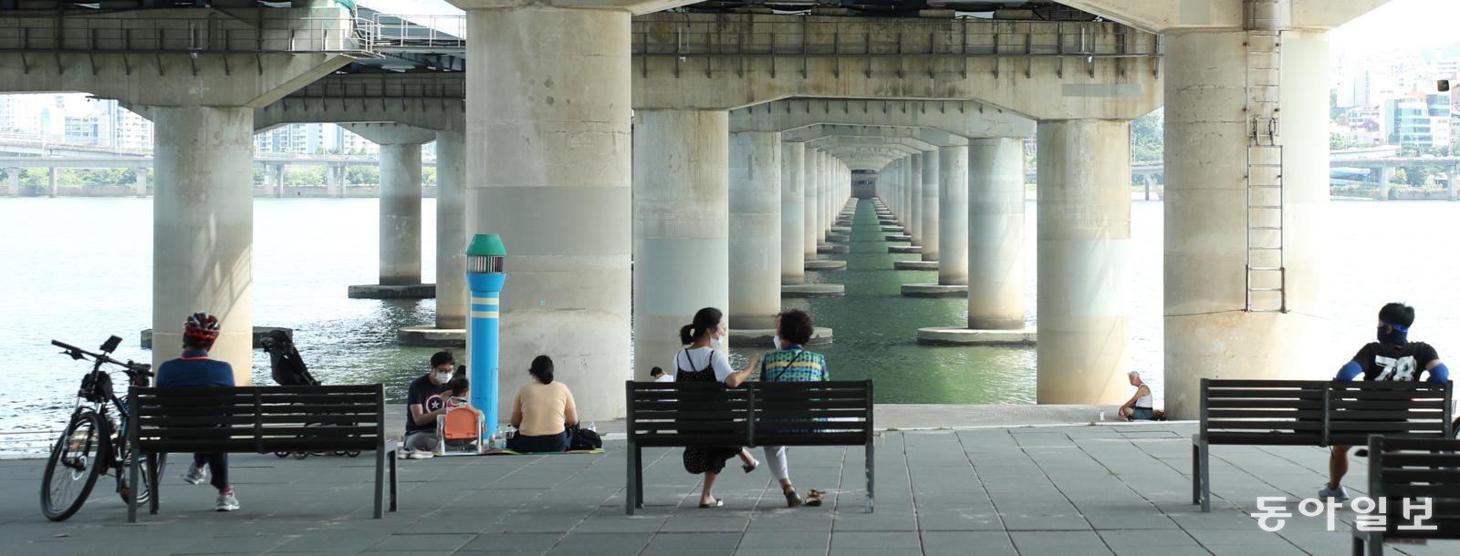 Autonomous Robots to Patrol, Clean Han River Park