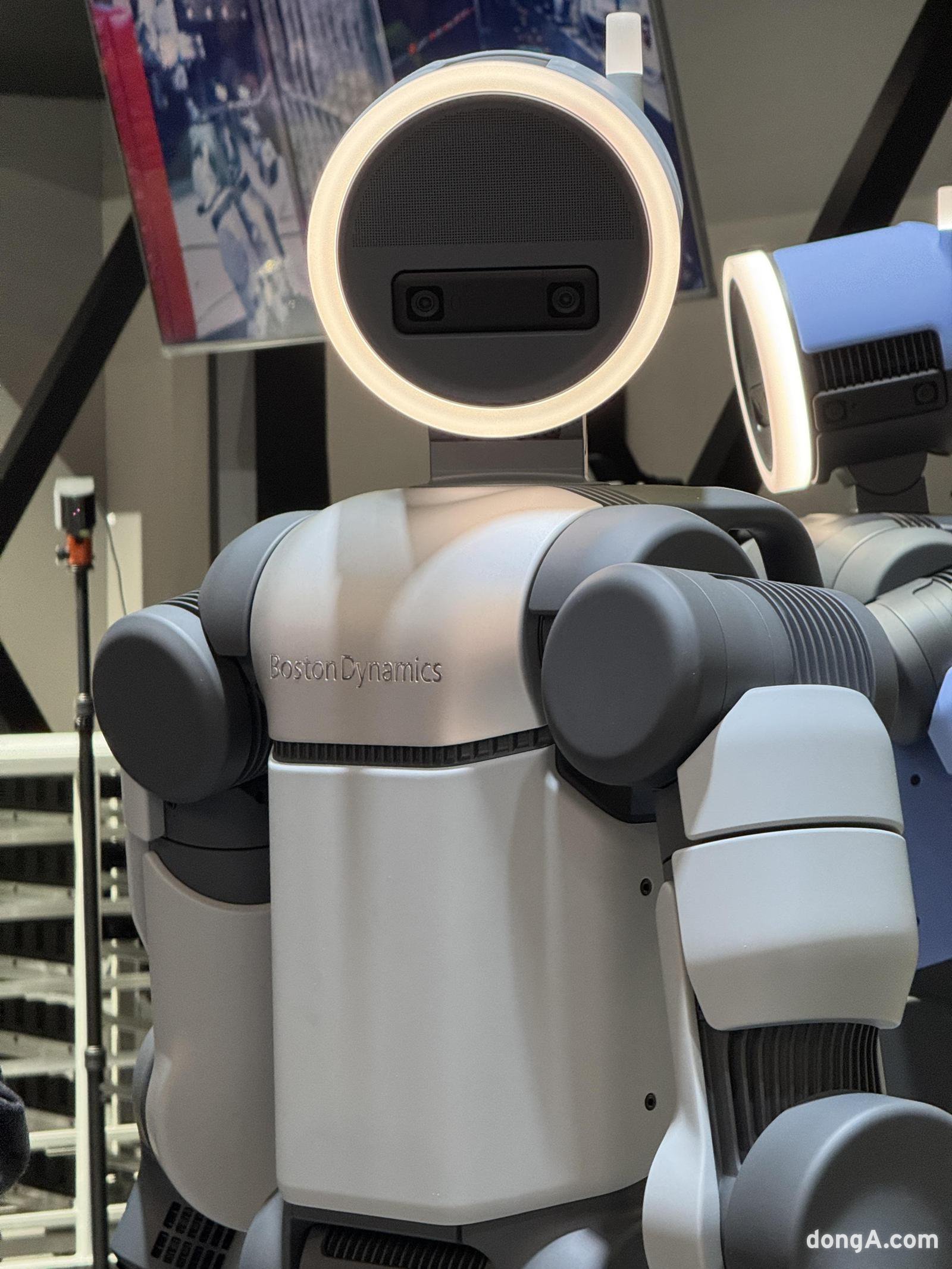 [CES 현장]‘피지컬 AI’ 경쟁 본격화… 스타워즈 로봇까지 완벽 구현