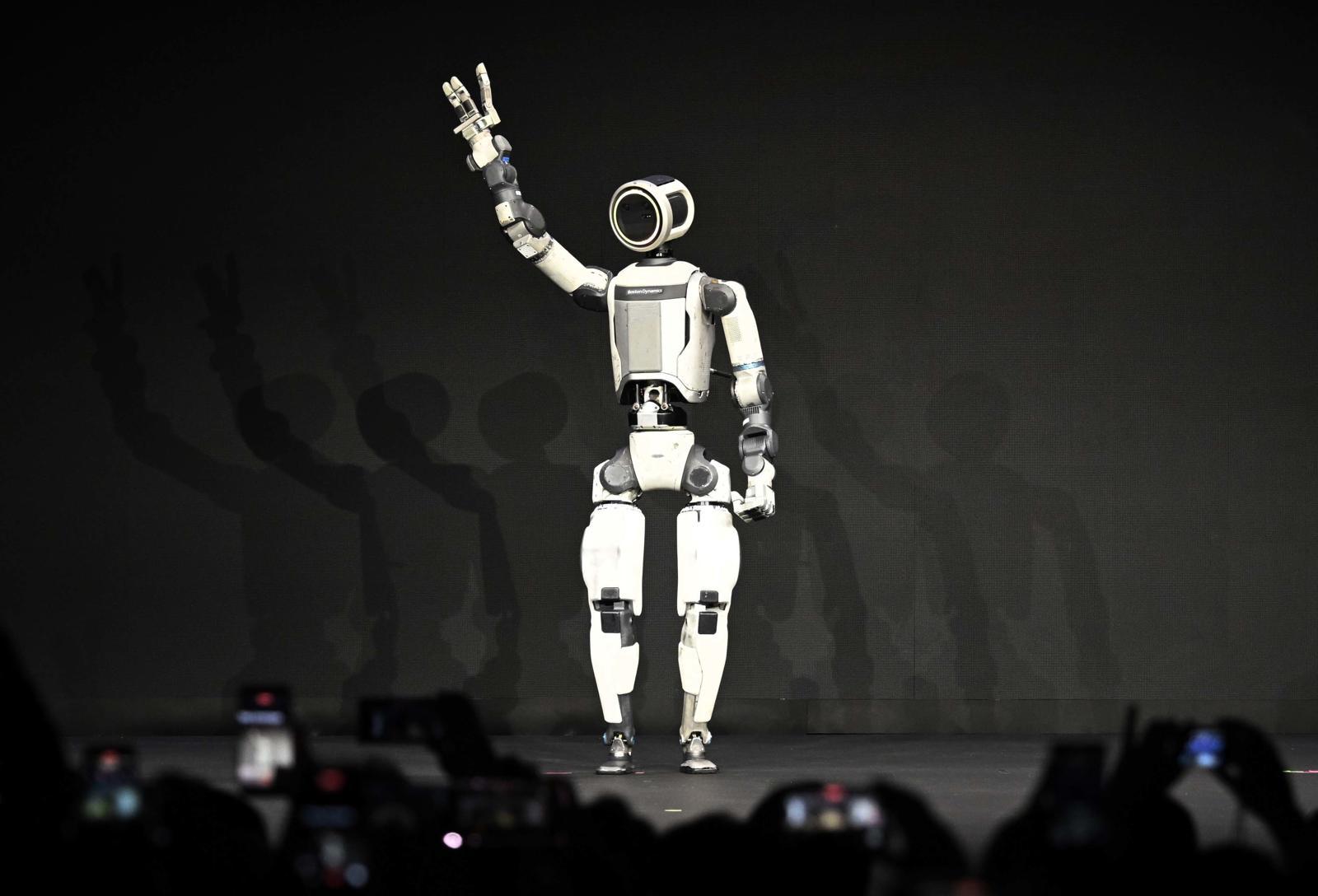 Hyundai’s ‘Atlas’ Wins Top Robot Award at CES 2026