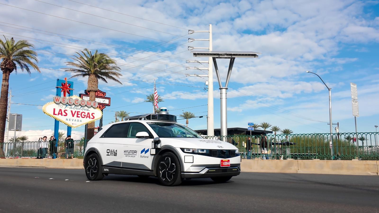 Hyundai Robotaxi Prioritizes Safety, Slows for Pedestrians