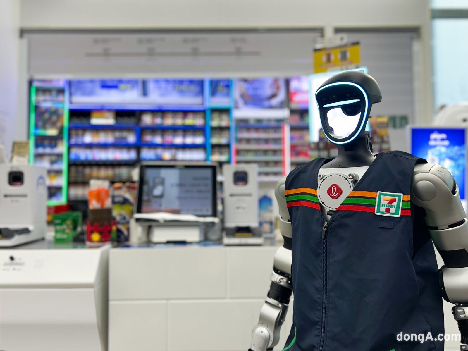 Lotte Innovate, 7‑Eleven test AI robot clerks