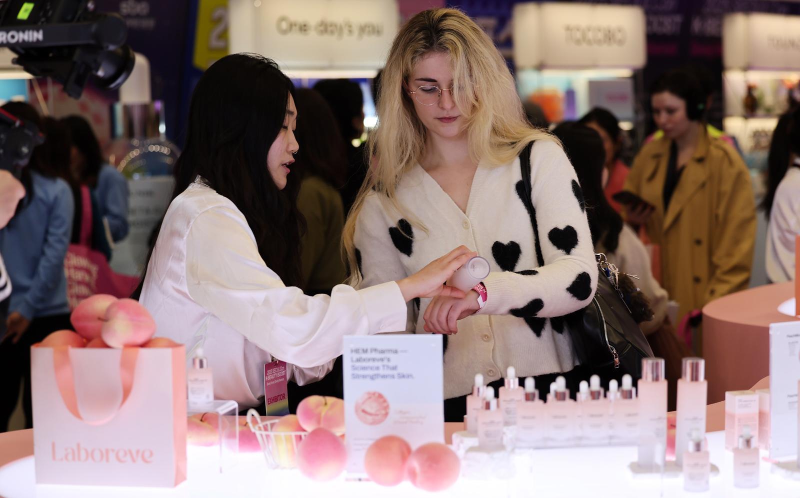 “스킨부스터 시장 잡아라”… K뷰티 업체들 속속 진출