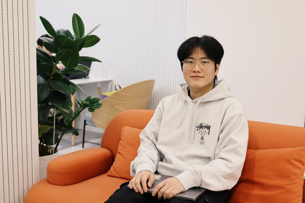 Justfin CTO: Two-Person Team Launches ‘Blueme,’ Focuses on Realistic Dialogue