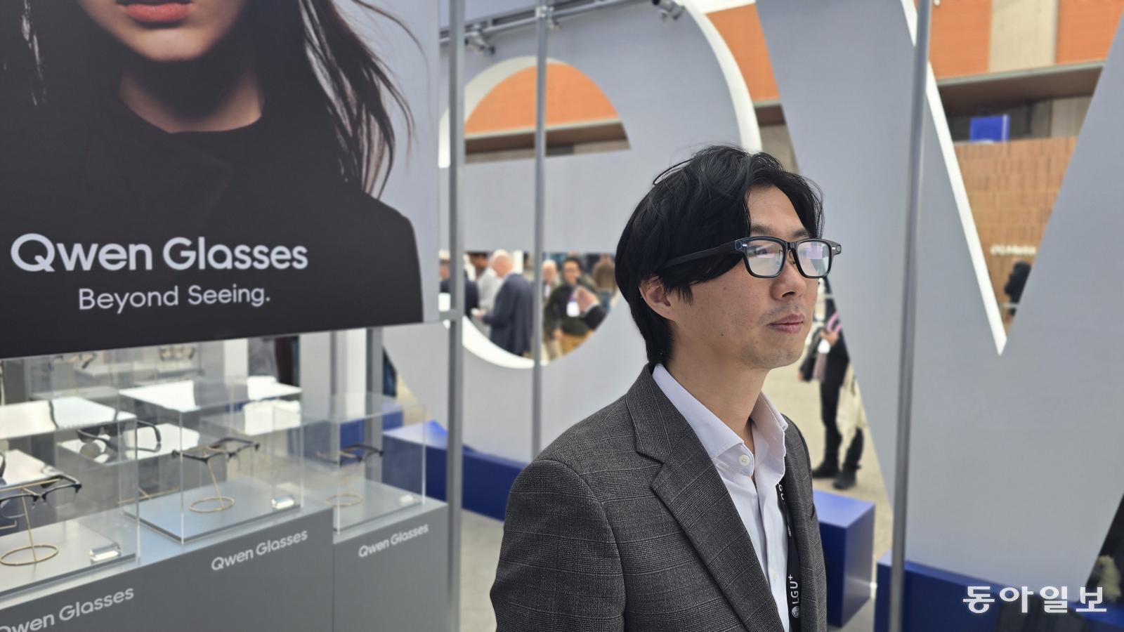 ‘AI With Glasses’ Dominates MWC Wearables Battle