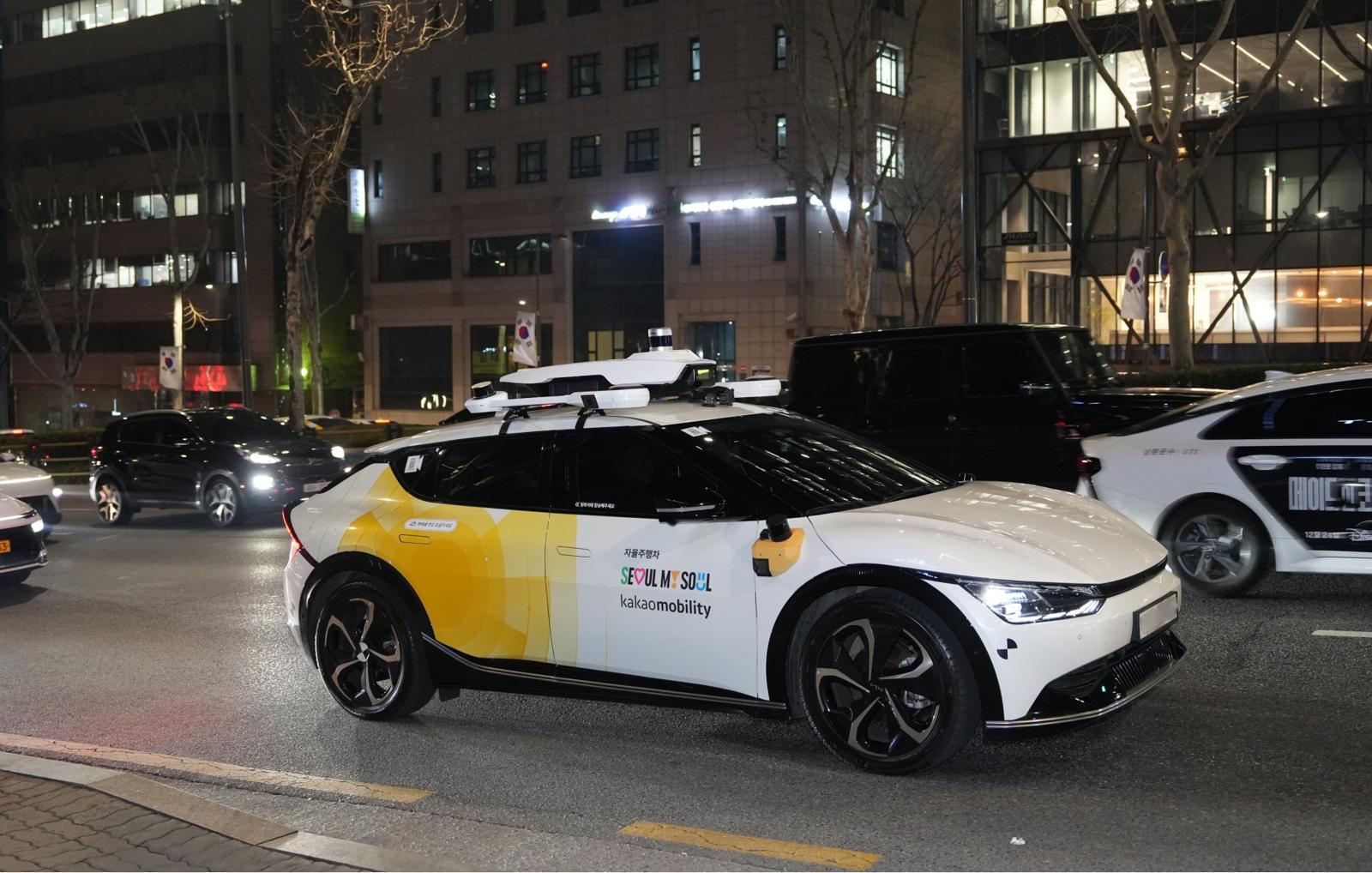 Kakao Mobility Self-Driving Cars Hit Late-Night Gangnam