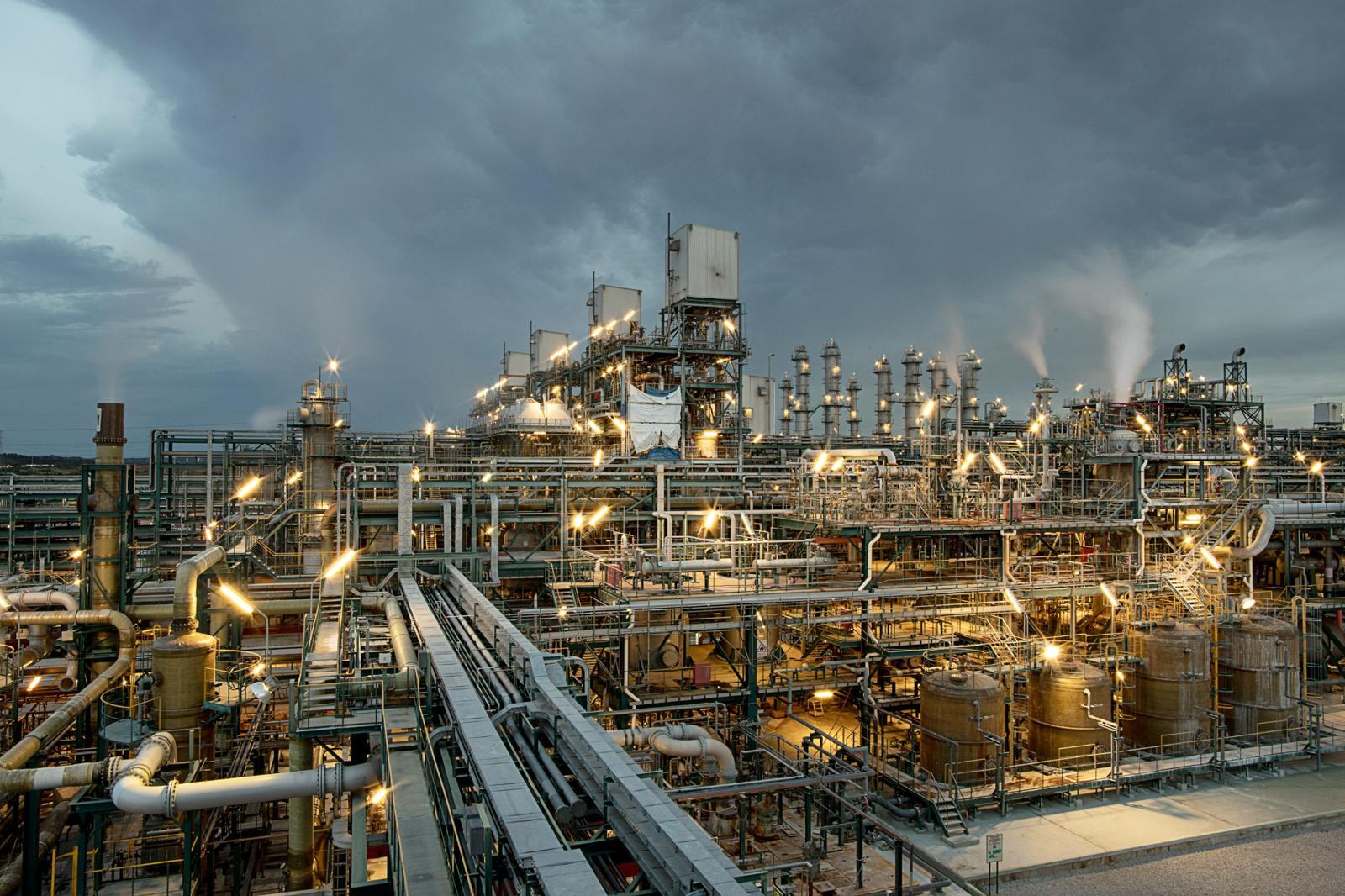 OCI Holdings Secures IFC Investment for Polysilicon Expansion
