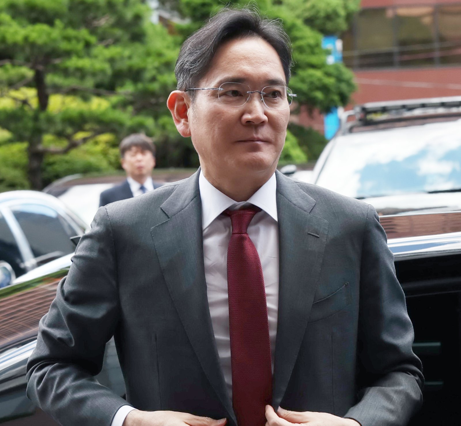 Lee’s Mercedes Battery Pitch Wins Multi‑Trillion‑KRW Deal