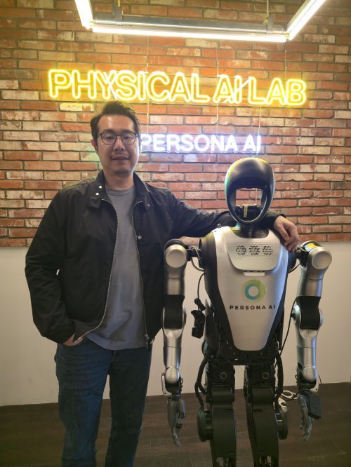 피지컬AI 로봇 공개한 페르소나AI “피지컬AI 생태계 선도해 나갈 것 ”