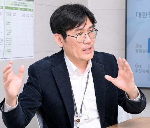 Quantum Talent Needs Hallway Clashes for Innovation