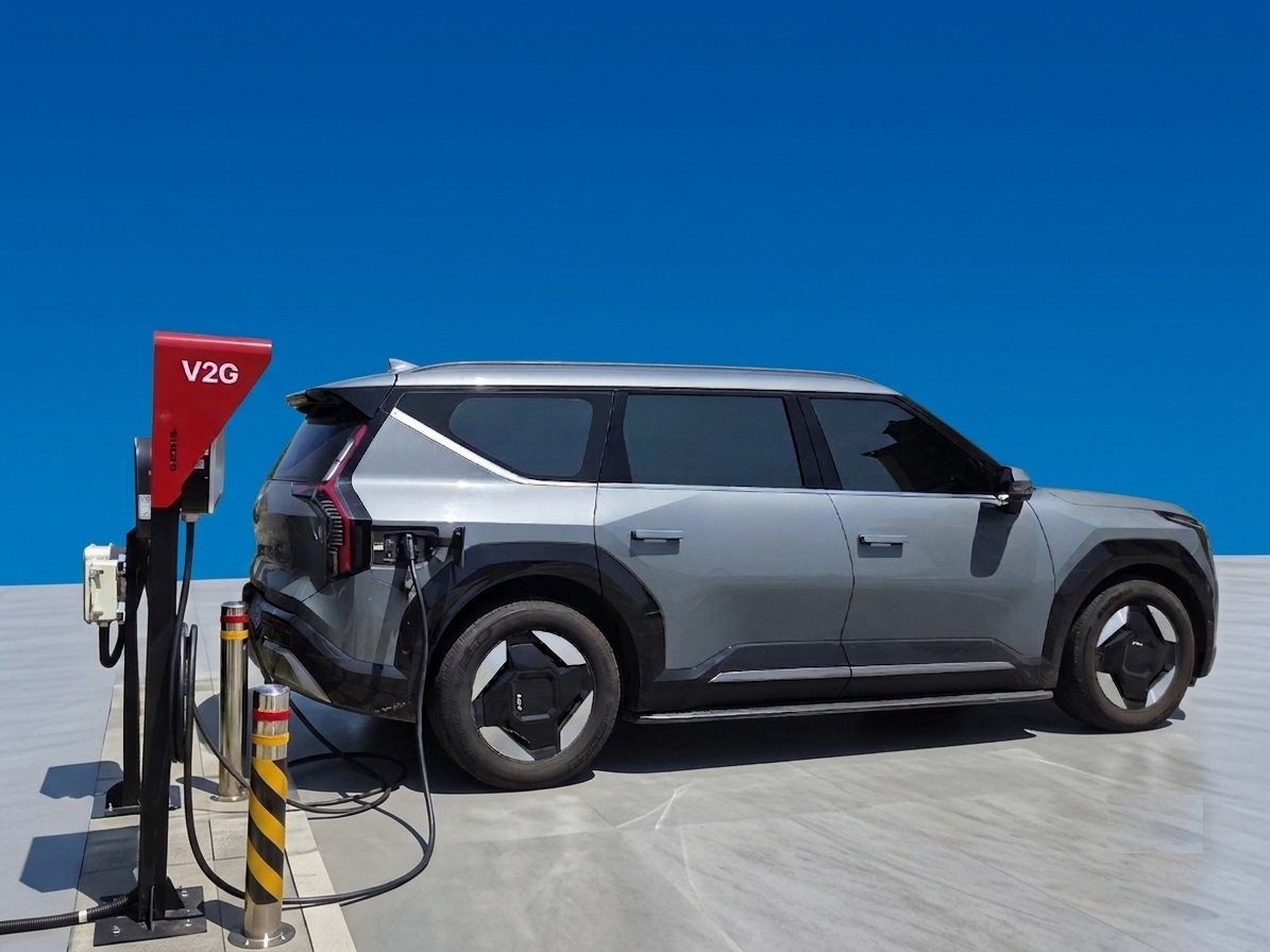 EVs Become Power Grid as Kia Leads V2G