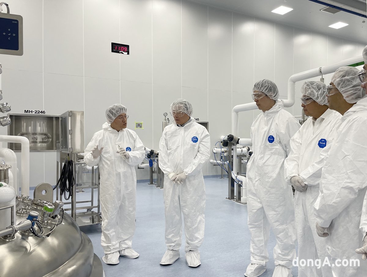 Lotte Chairman Shin Targets Global Bio Contracts