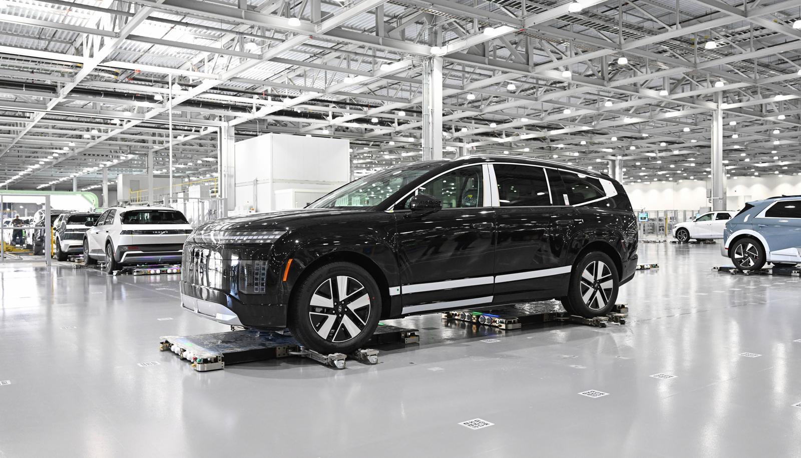 “Parking Robots Deployed at Apartment in Siheung”