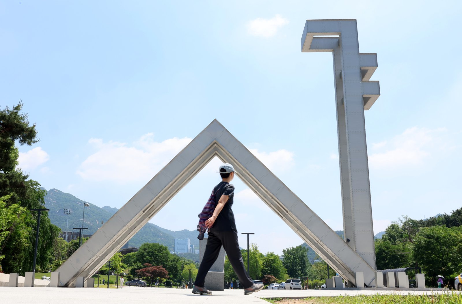 Science Ministry, Seoul National Open AI Chip Lab